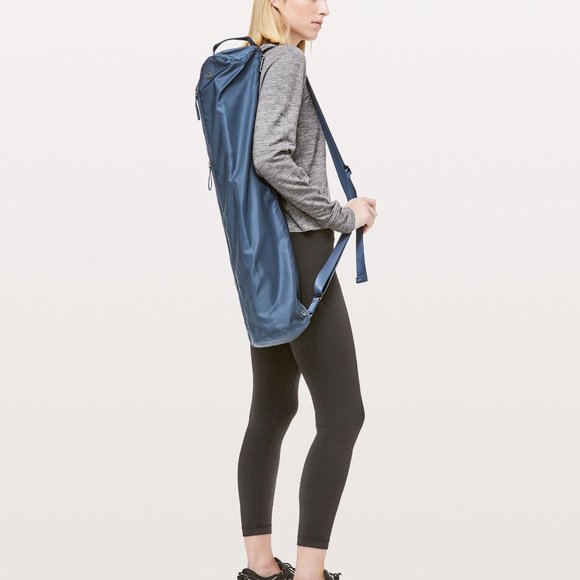 lululemon get rolling yoga mat bag